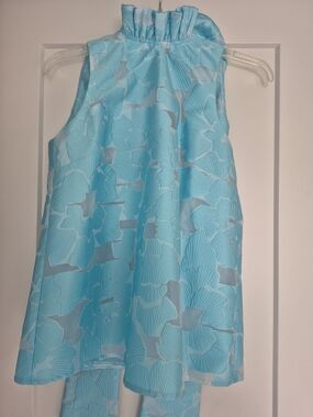 Tuckernuck Light Blue Sleeveless Textured Floral Top With Tie Behind Neck NWT